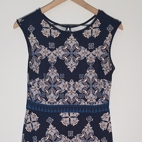 Patterned Dress - Picture 1 of 4